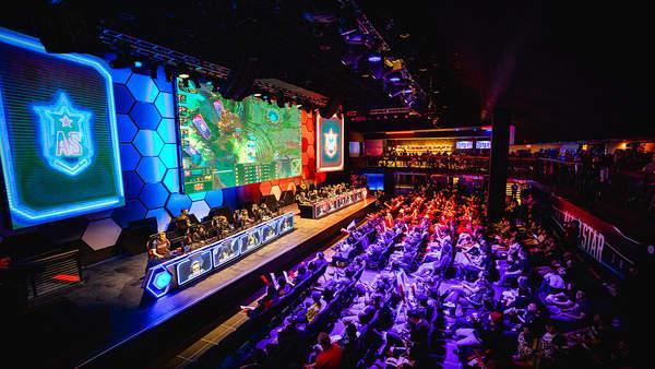 Tarzan ：沙皇被ban只剩永恩，问Xiaohu有没有自信，他说有就选了