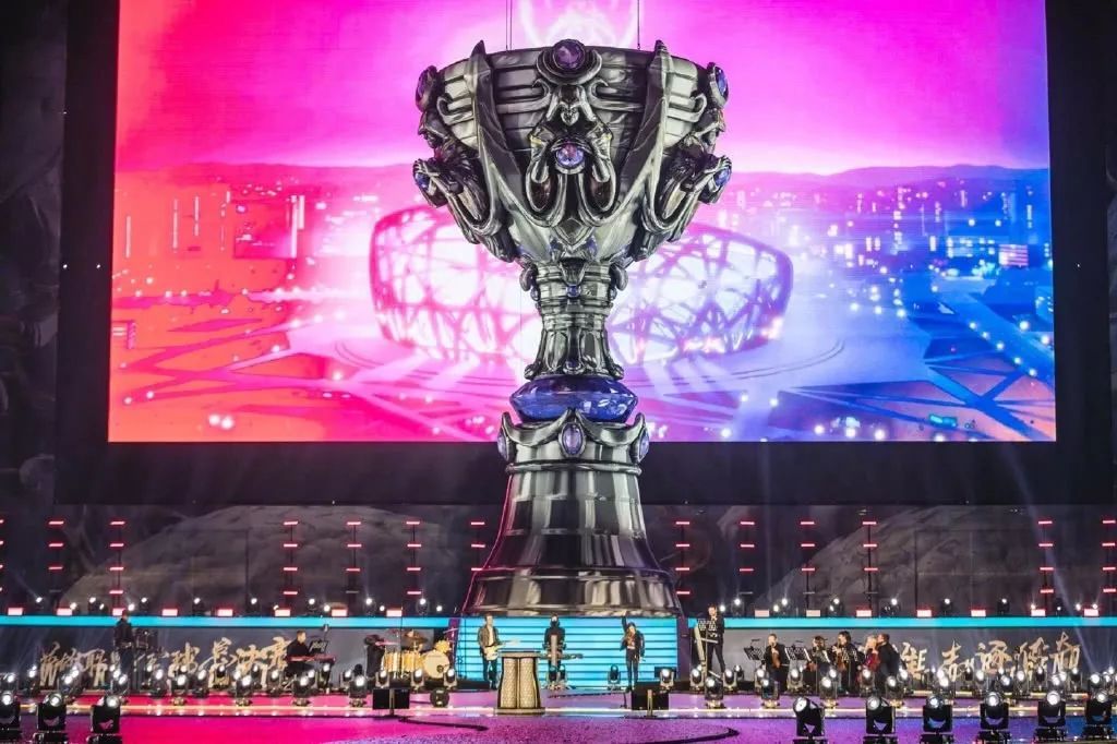 再创队史新纪录，EDG晋级2025全球总决赛决赛！