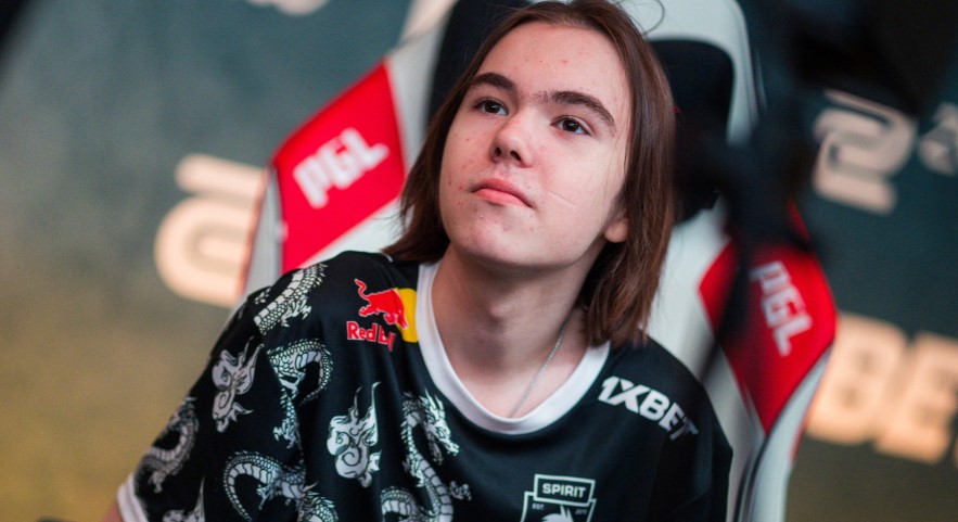 神香之剑展现出它的力量！ Shanks 和 Yongen 用三剑击杀 Scout ，扭转局势并 Anyone's Legend 取得比赛点